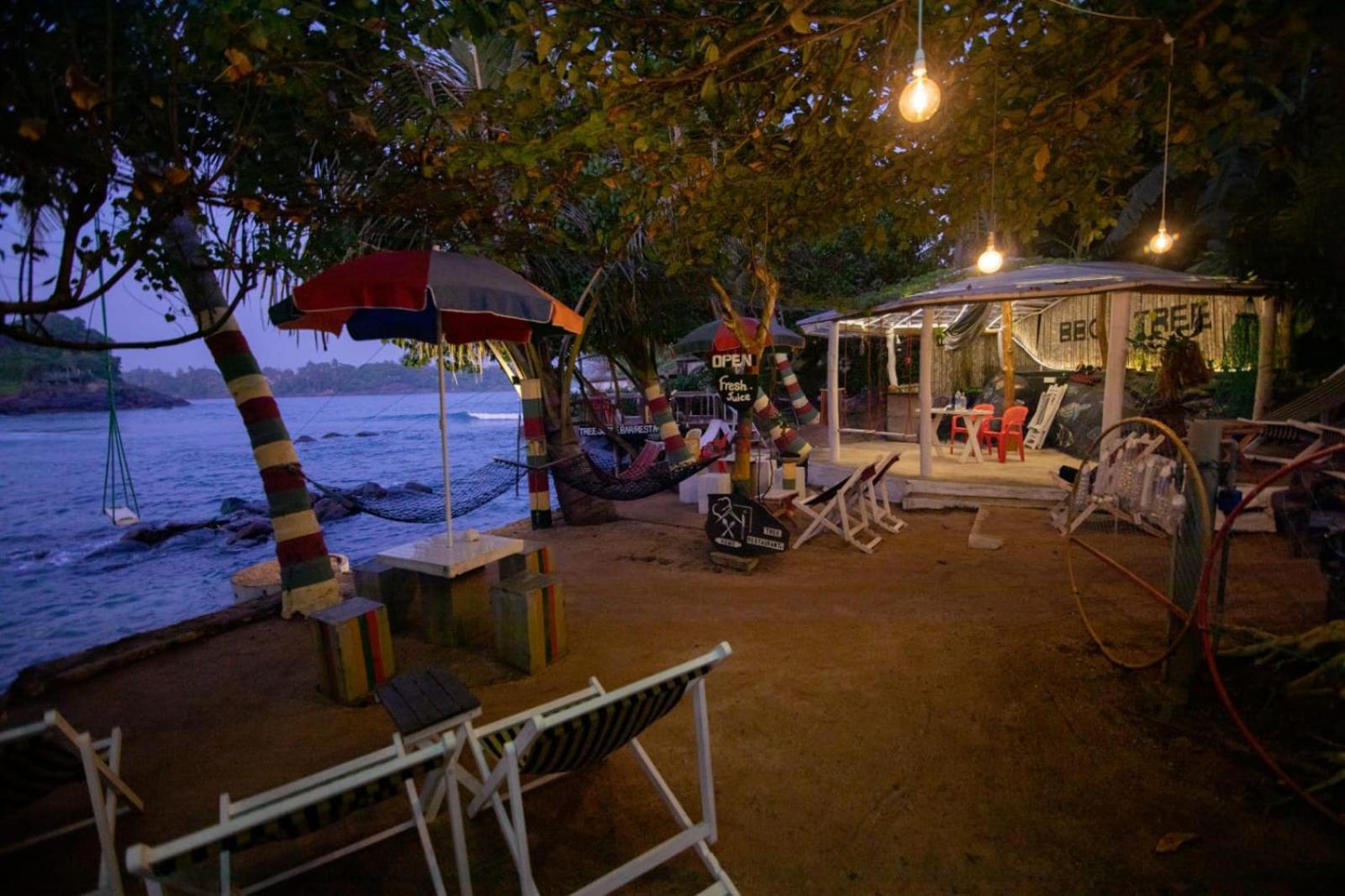 Light House Beach Home Matara Buitenkant foto