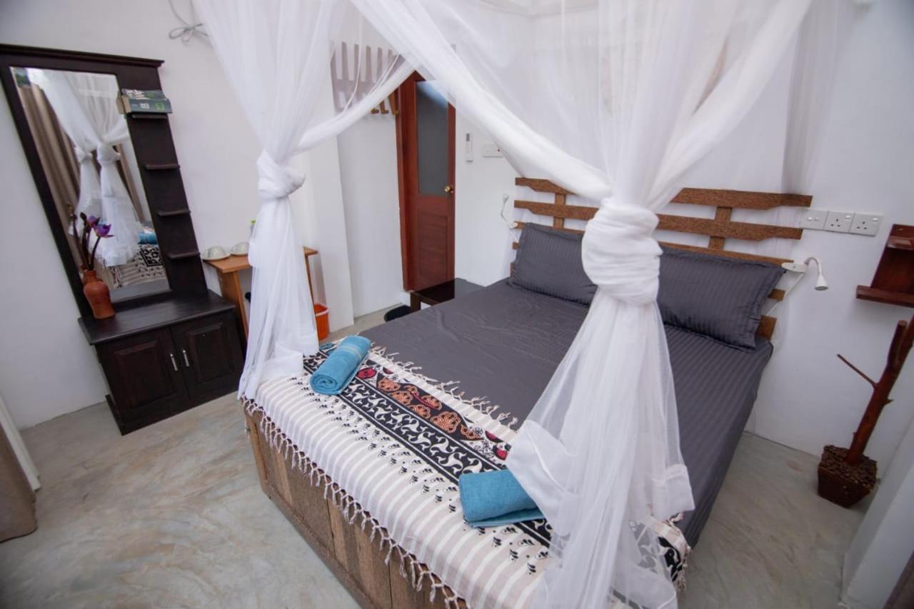 Light House Beach Home Matara Kamer foto